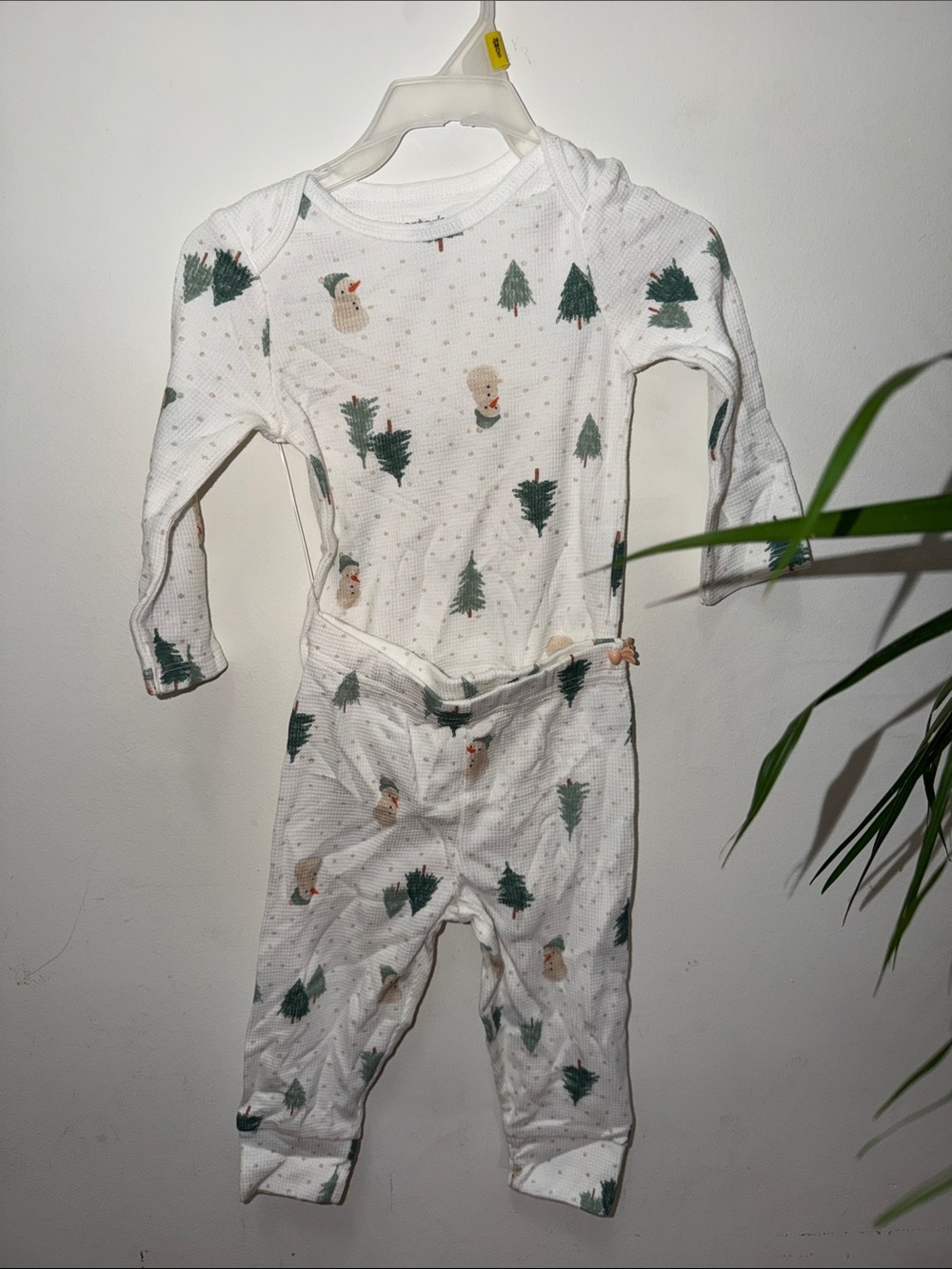 Carter's White Long-Sleeve Bodysuit with Green Tree & Neutral Snowman Print